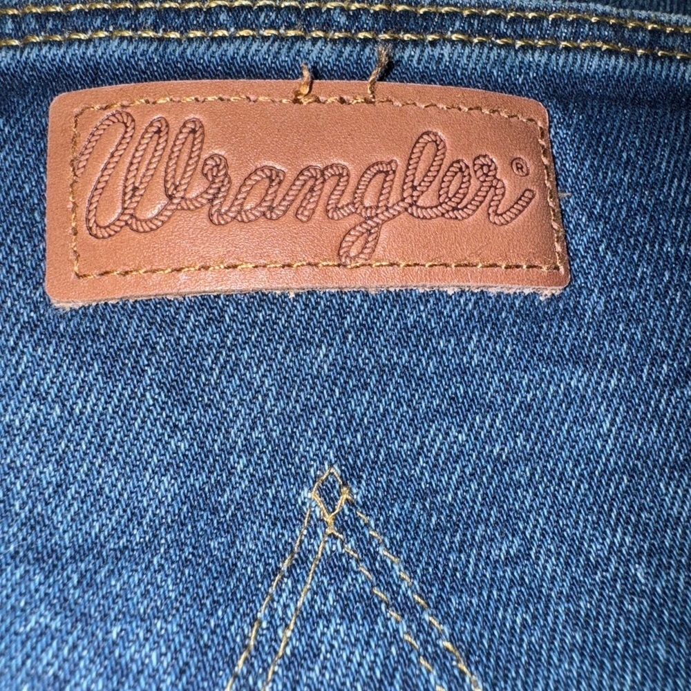 Wrangler Blue Flare Wide Leg Denim NWOT one broken loop - Picture 8 of 8